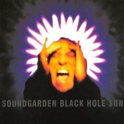  Black Hole Sun บรรเลงด้วยเสียงกีตาร์ร้องไห้ และจังหวะดัมบ์ที่หนักแน่น