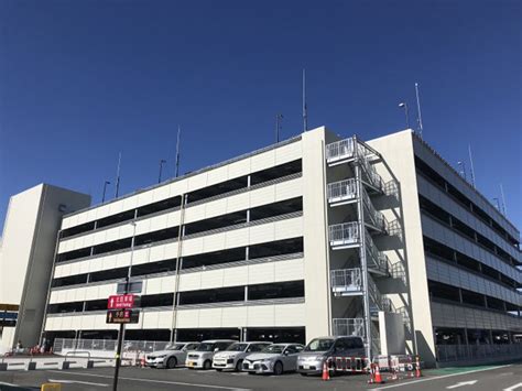 伊丹空港 駐車場 料金 3泊4日 ～空の旅と駐車場の謎を解く～